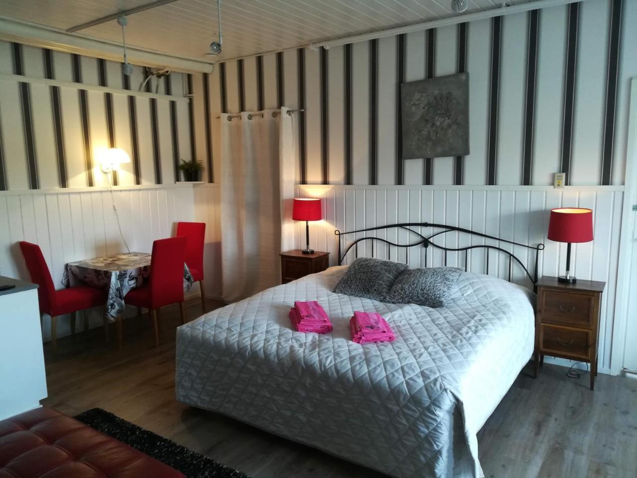 Hotelli Huiskankorpi Boutique Hotel Nivala 외부 사진